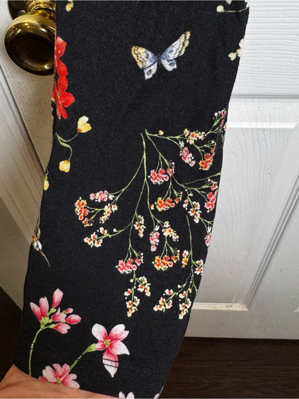 Alice + Olivia Delaina Floral Butterfly Long Sleeve Top Black Small - Picture 4 of 11
